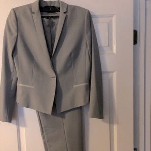 Size 8 elite Tahari pant suit